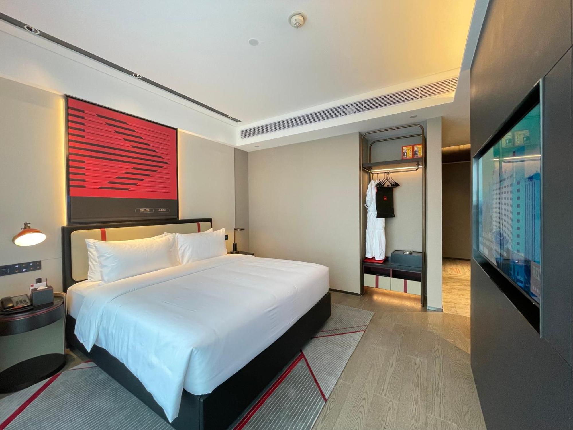 Radisson Red Guangzhou South Railway Station Hotel Bagian luar foto